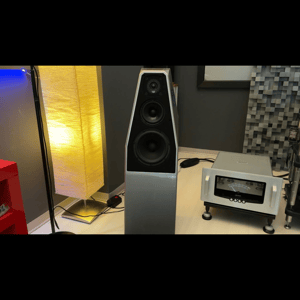 Thumbnail of the video review https://www.youtube.com/watch?v=uHtd--YXmrg