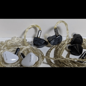 Thumbnail of the video review https://www.youtube.com/watch?v=FqbcYYbh5to