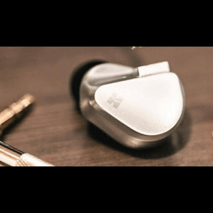 Thumbnail of the video review https://www.youtube.com/watch?v=JiH01UhQF6s