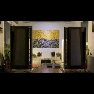 Thumbnail of the video review https://www.youtube.com/watch?v=dGtSDyPNsNs