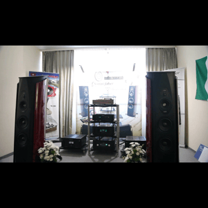 Thumbnail of the video review https://www.youtube.com/watch?v=PQ_f8HxJ82E