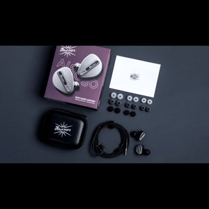 Thumbnail of the video review https://www.youtube.com/watch?v=3hHgRkI69oo