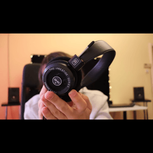 Thumbnail of the video review https://www.youtube.com/watch?v=dYb56iBNdSM