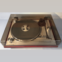Oracle Audio Bronze Dustcover variant 2