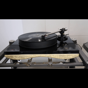 Thumbnail of the video review https://www.youtube.com/watch?v=aHEzVN-AEso