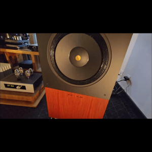 Thumbnail of the video review https://www.youtube.com/watch?v=rnV1NKjJCYs