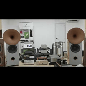 Thumbnail of the video review https://www.youtube.com/watch?v=bNxOds5C1K0