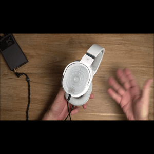 Thumbnail of the video review https://www.youtube.com/watch?v=xdkZ4L7xoJI