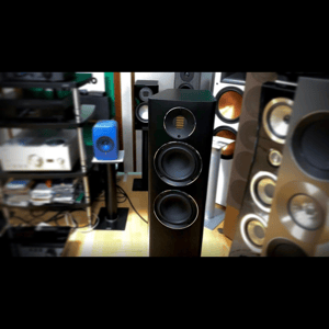 Thumbnail of the video review https://www.youtube.com/watch?v=B4YpUD1koog