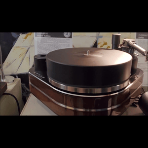 Thumbnail of the video review https://www.youtube.com/watch?v=7Uxgi1P582A