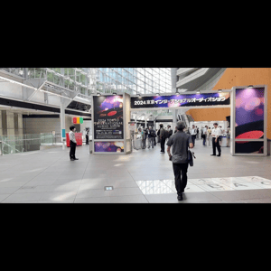 Thumbnail of the video review https://www.youtube.com/watch?v=SBMR_IwR4x0