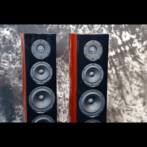 Thumbnail of the video review https://www.youtube.com/watch?v=pfS27HLxdI8