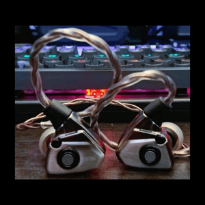 Thumbnail of the video review https://www.youtube.com/watch?v=dwVLxh6IZrc