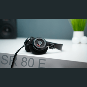 Thumbnail of the video review https://www.youtube.com/watch?v=v8NEOfyTISk