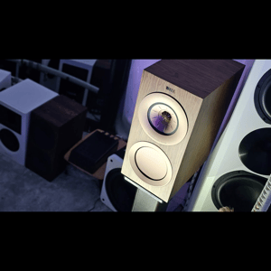 Thumbnail of the video review https://www.youtube.com/watch?v=lSKhJFbUT4o