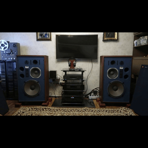 Thumbnail of the video review https://www.youtube.com/watch?v=MhyUewjVKqI