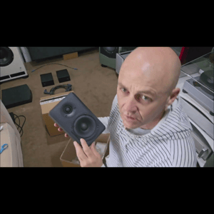 Thumbnail of the video review https://www.youtube.com/watch?v=t8UEF1B2zHs