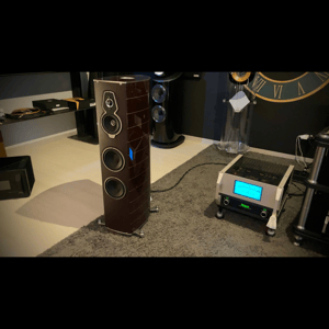 Thumbnail of the video review https://www.youtube.com/watch?v=iAJcpHdvXw0