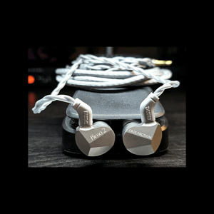 Thumbnail of the video review https://www.youtube.com/watch?v=R4Ie17LorYQ