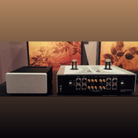 ModWright Instruments LS300 Balanced Tube Preamplifier variant 2