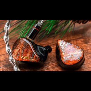 Thumbnail of the video review https://www.youtube.com/watch?v=2BWUmL8B1RM