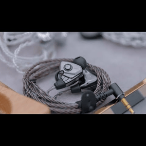 Thumbnail of the video review https://www.youtube.com/watch?v=JAFsFB2SMzY