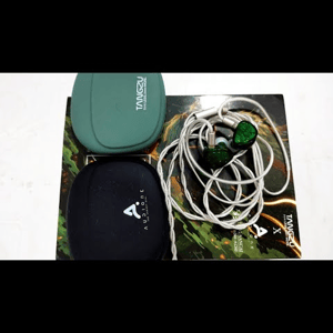 Thumbnail of the video review https://www.youtube.com/watch?v=Fs6_cz3xNUI