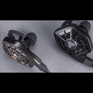 Thumbnail of the video review https://www.youtube.com/watch?v=6i87LEnC1O8